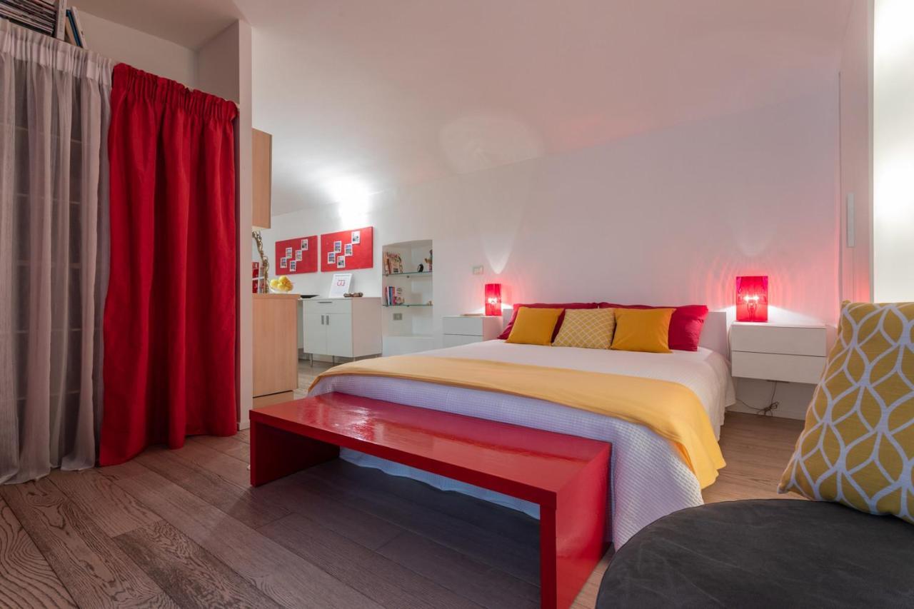 Red Studio Near Porta Nuova By Wonderful Italy Torino Eksteriør billede